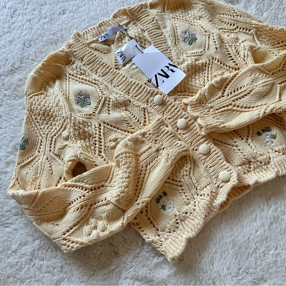 Zara Women's Yellow Cardigan Sweater with Flowers - Picture 7 of 9